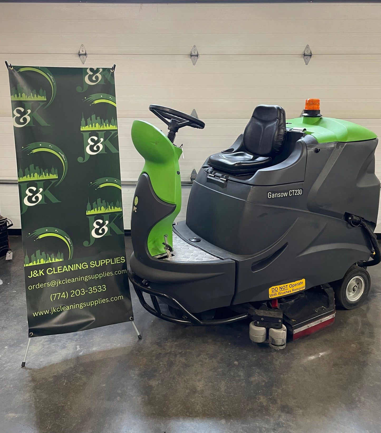 CT230 Ride On Floor Scrubbers (REFURBISHED)
