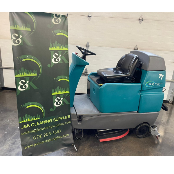 Tennant T7 Ride On Scrubber (REFURBISHED)