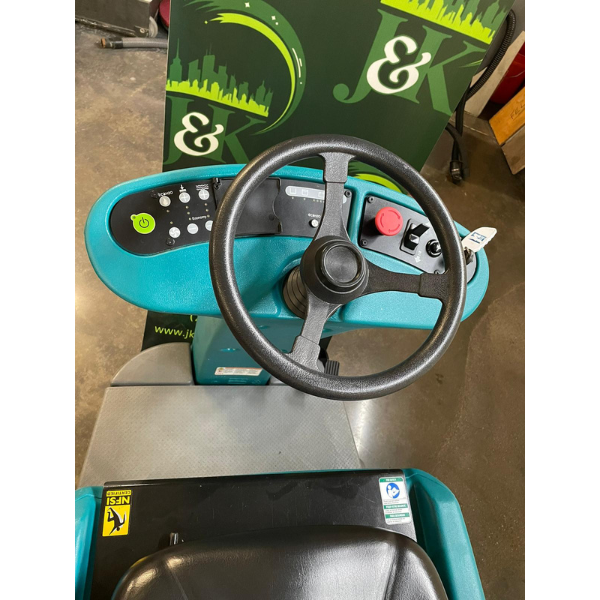 Tennant T7 Ride On Scrubber (REFURBISHED)